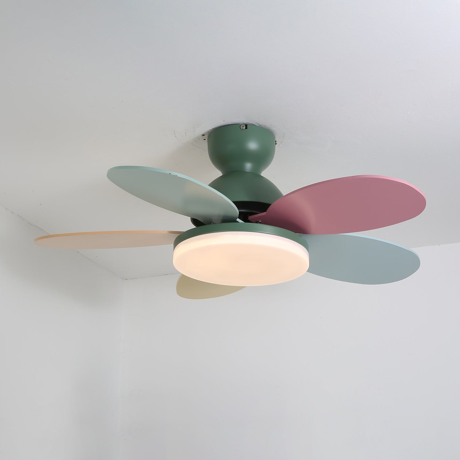 Petalo Ceiling Fan Light by FIFTH & BEAM — product view 4
